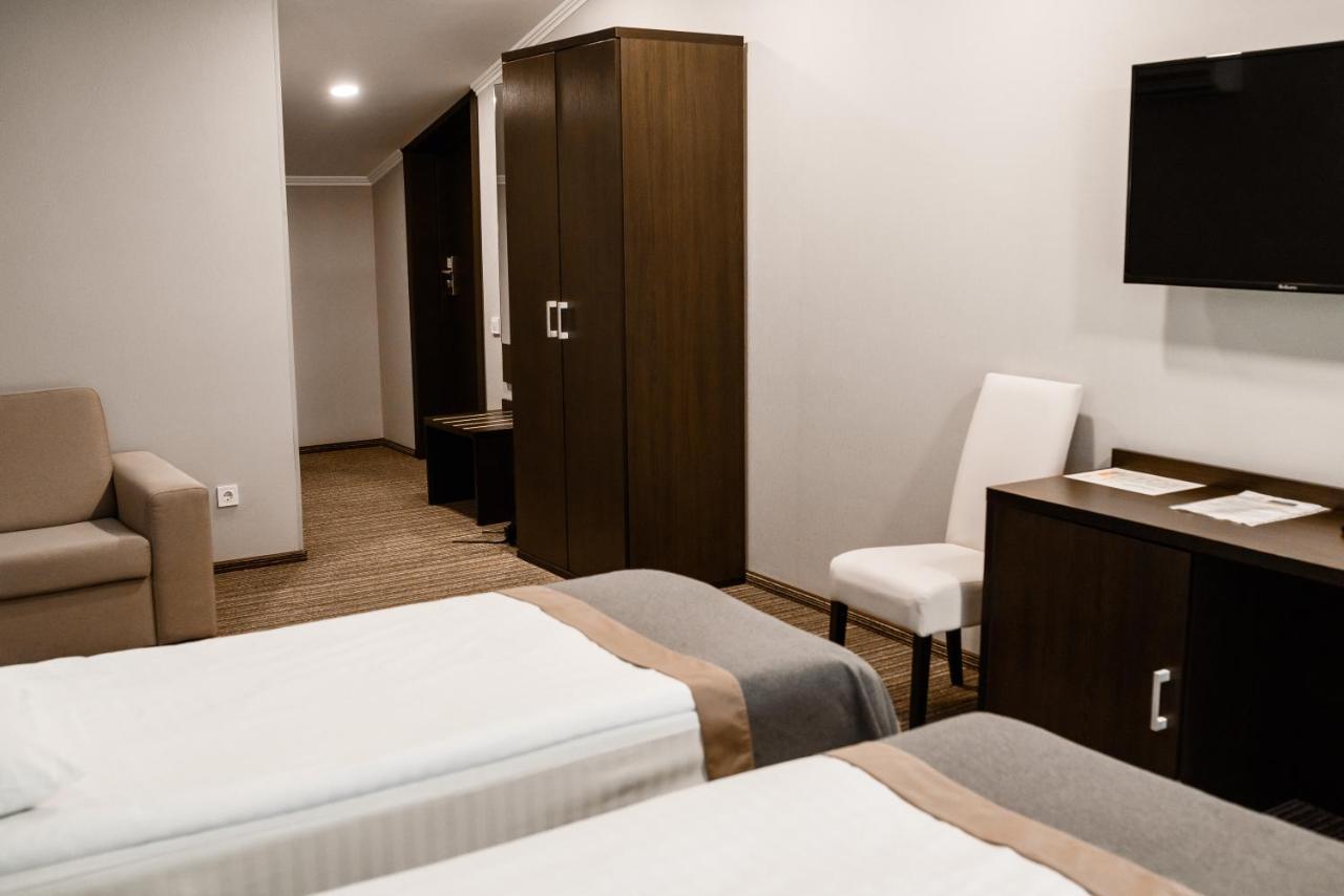 Optima Collection Park Hotel Ivano-Frankivsk Exterior foto