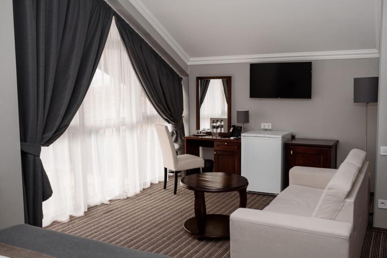 Optima Collection Park Hotel Ivano-Frankivsk Exterior foto
